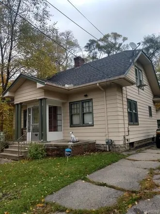 Buy this 3 bed house on 2238 Hoff Street in Flint, MI 48506