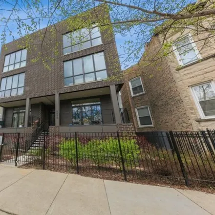 Buy this 3 bed condo on 2040 North Kedzie Avenue in Chicago, IL 60647