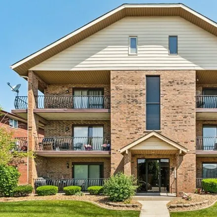 Buy this 2 bed condo on 8100 169th Street in Fernway Park, Tinley Park