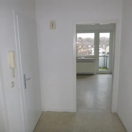 Rent this 2 bed apartment on Lehwaldstraße 93 in 41236 Mönchengladbach, Germany