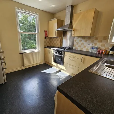 Image 2 - Graham Road, London, HA3 5RB, United Kingdom - Apartment for rent