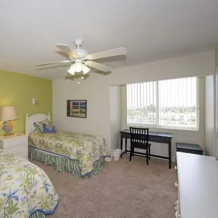 Rent this 2 bed condo on Sarasota