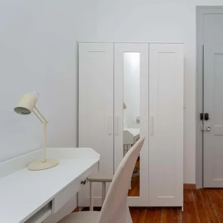 Image 5 - Airbnb, Rua do Carrião, 1150-251 Lisbon, Portugal - Room for rent