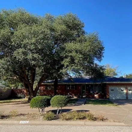 Buy this 3 bed house on 3153 Denison Avenue in Snyder, TX 79549