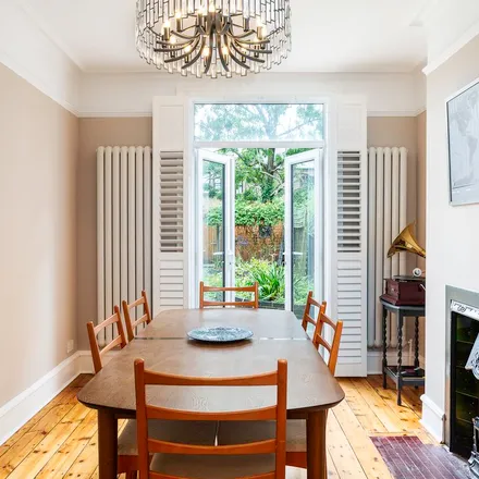 Rent this 3 bed apartment on Summerlands Avenue in London, W3 6ET