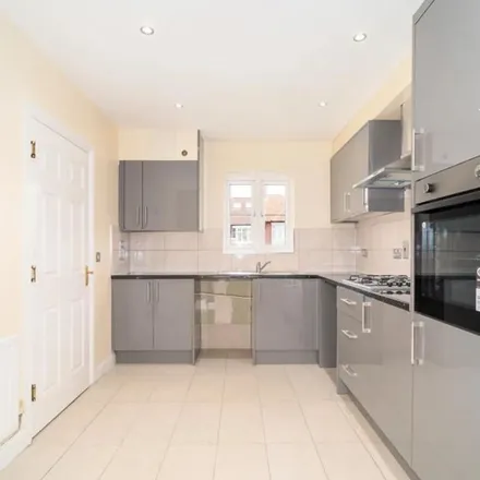 Rent this 4 bed apartment on 250 Church Hill Road in London, EN4 8PG