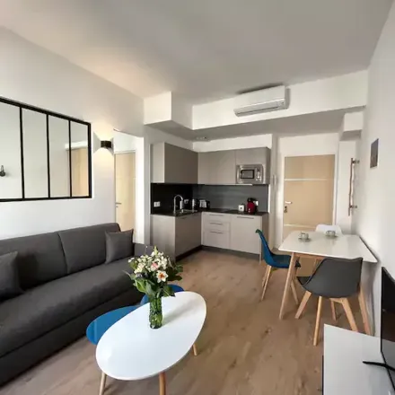 Rent this 2 bed apartment on C&A in Boulevard Dubouchage, 06000 Nice