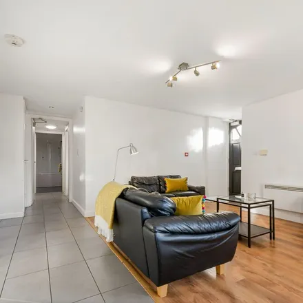 Image 6 - 3A Victoria Terrace, Leeds, LS3 1BX, United Kingdom - Apartment for rent