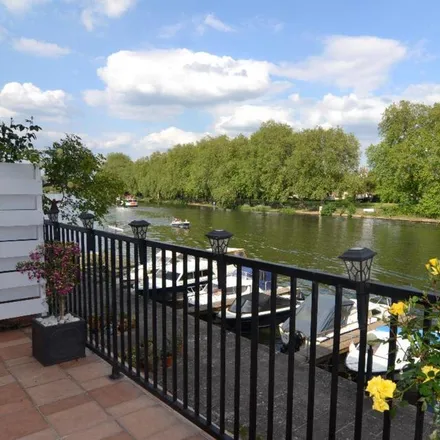 Rent this 2 bed apartment on Burgoine House in Lower Teddington Road, London