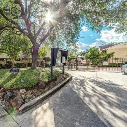 Rent this 2 bed condo on 3698 Jeanetta Street in Jeanetta, Houston