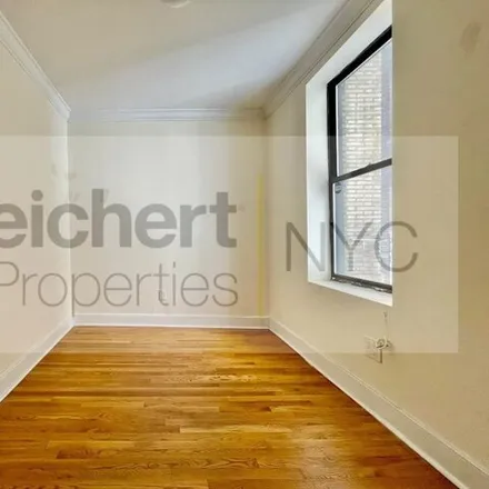 Image 3 - 9 Central Park North, New York, NY 10026, USA - House for rent