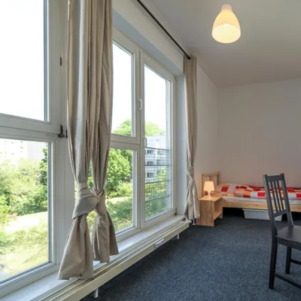 Rent this 2 bed room on Kindergarten Pusteblume in Eschengraben 37, 13189 Berlin
