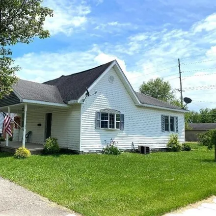 Buy this 4 bed house on 779 5th Street Northeast in Linton, IN 47441