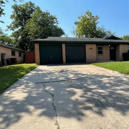 Buy this 3 bed house on 511 West Mimosa Street in Angleton, TX 77515