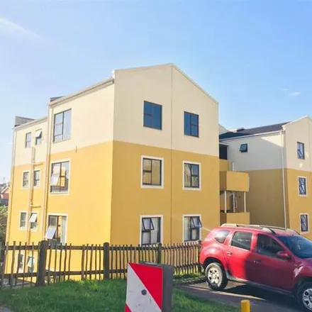 Rent this 2 bed apartment on Kingston Crescent in Amalinda North, East London