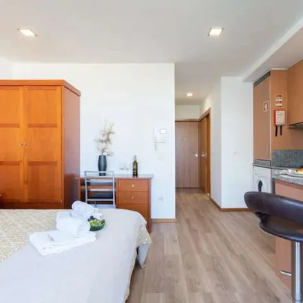 Rent this 1 bed apartment on Pomar da Faria Guimarães in Travessa de Antero de Quental, 4000-203 Porto