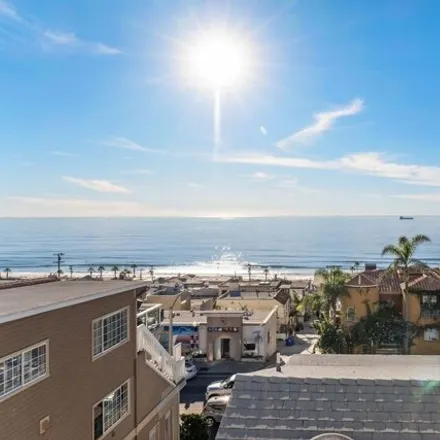 Buy this 3 bed house on 4113 Crest Drive in Manhattan Beach, CA 90266