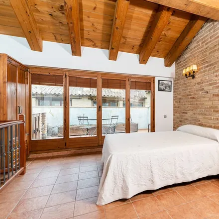 Rent this 2 bed apartment on 44580 Valderrobres