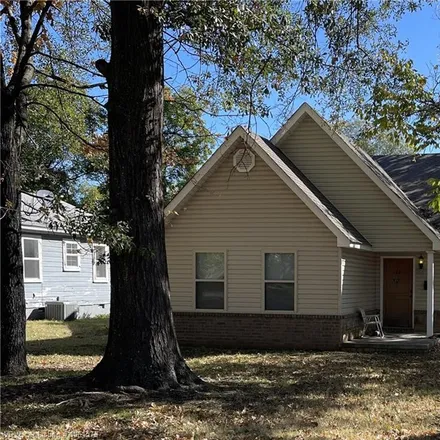 Buy this 3 bed house on 102 North 15th Street in Van Buren, AR 72956