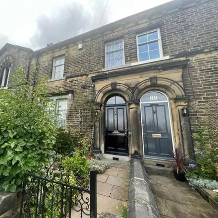 Buy this 3 bed townhouse on Albert Road in Saltaire, BD18 4NS
