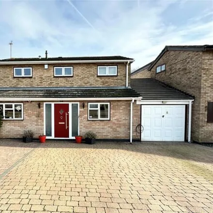 Buy this 4 bed house on Gaynesford in Basildon, SS16 5SQ
