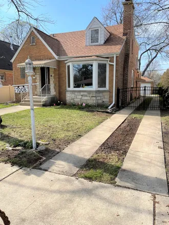 Buy this 5 bed house on 7040 North McAlpin Avenue in Chicago, IL 60646