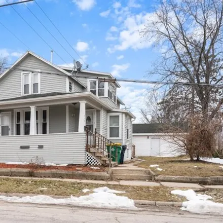 Buy this 3 bed house on 536 Saint George Street in Green Bay, WI 54302