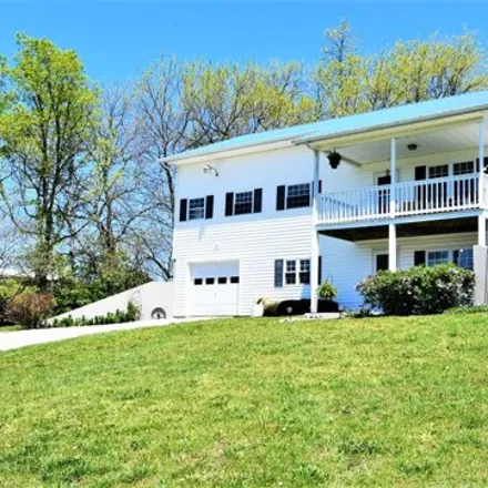 Buy this 4 bed house on 1327 Mount Carmel - Beechburg Road in Mount Carmel, Fleming County