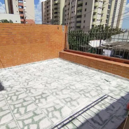 Rent this 2 bed house on Rua Loefgren 593 in Chácara Inglesa, São Paulo - SP