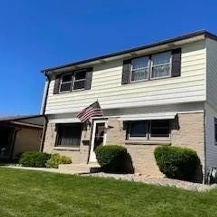 Buy this 5 bed house on 4815 South 25th Street in Milwaukee, WI 53221