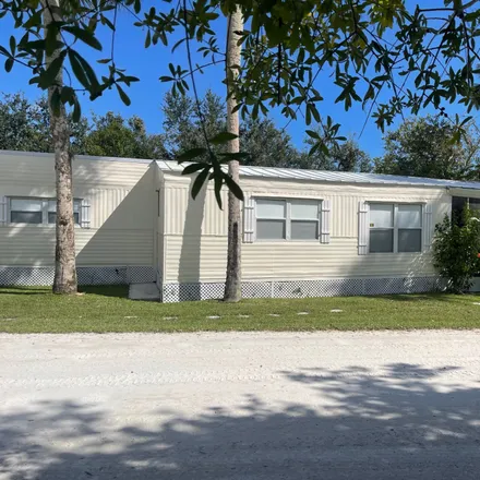 Buy this 3 bed house on 425 7th Lane Southwest in Oslo, Florida Ridge