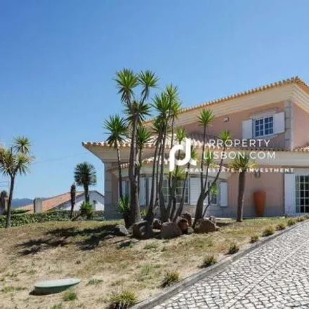 Buy this 7 bed house on Chafariz de Almoçageme in Largo Comendador Gomes da Silva, 2705-018 Colares
