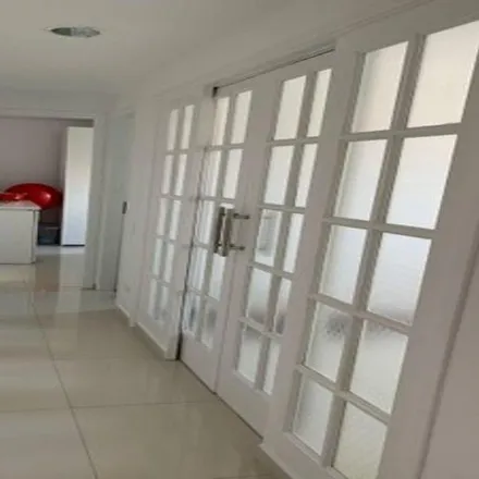 Buy this 3 bed apartment on Rua Baumann 581 in Vila Hamburguesa, São Paulo - SP