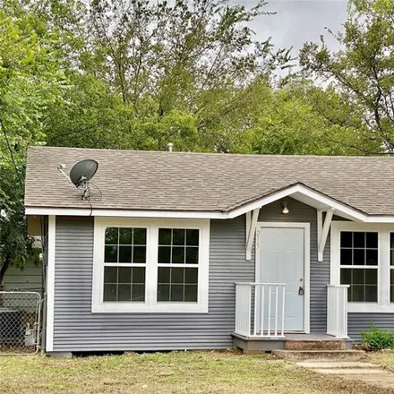 Rent this 1 bed house on 594 Batterson Street in Cleburne, TX 76031