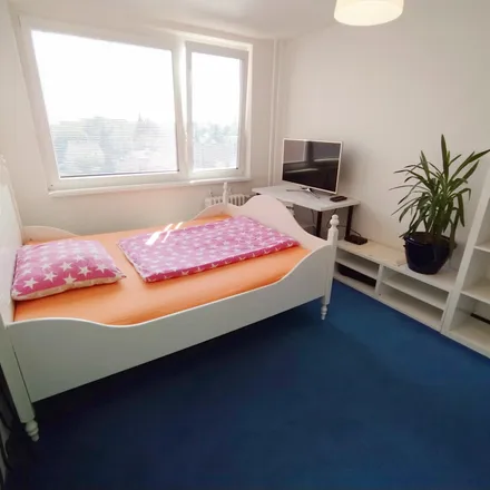 Rent this 1 bed room on Voskovcova 1032/16 in 152 00 Prague, Czechia