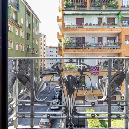 Rent this studio apartment on Via Gaetana Agnesi 15