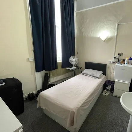 Rent this studio room on Pho Ta in 85 Willes Road, London