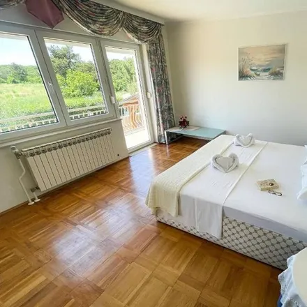 Rent this 4 bed house on 51264 Jadranovo