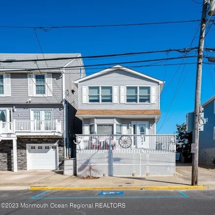 Rent this 3 bed house on 274 Hancock Avenue in Seaside Heights, NJ 08751