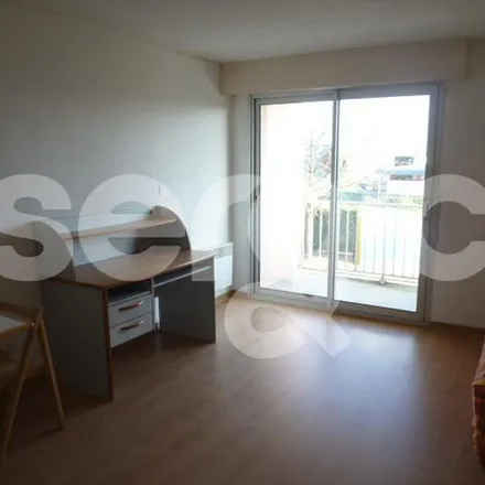 Image 4 - 401 Rue de Couasnon, 45160 Olivet, France - Apartment for rent