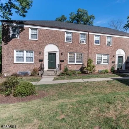 Rent this 2 bed townhouse on 417 Morris Avenue in Summit, NJ 07901