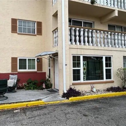 Image 1 - 2169 Collier Avenue, Fort Myers, FL 33901, USA - Condo for sale