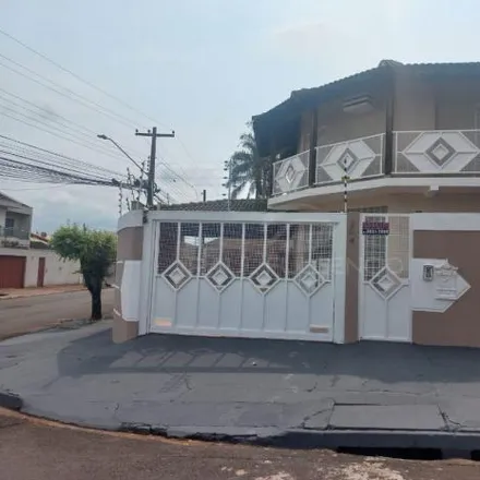 Rent this 3 bed house on Rua Inácio Granado de Munhoz in Coliseu, Londrina - PR