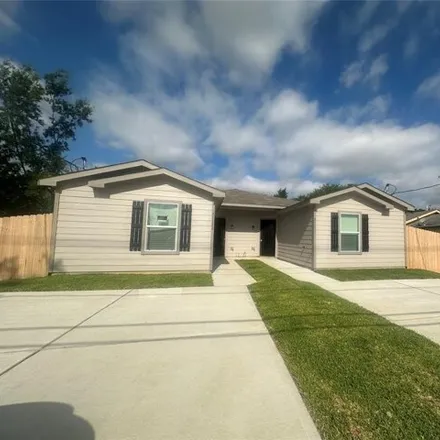 Rent this 3 bed house on 1119 Maxine Street in Houston, TX 77029