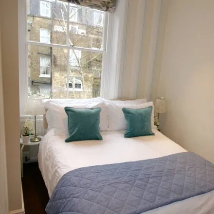 Rent this 3 bed apartment on London in SW10 9DU, United Kingdom