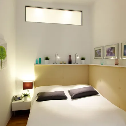 Rent this 1 bed apartment on Tulegatan 34-38 in 113 51 Stockholm, Sweden