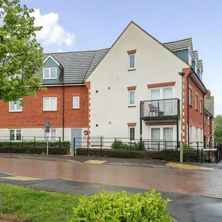 Buy this 1 bed house on 6;8 Ampthill Way in Faringdon, SN7 7GT