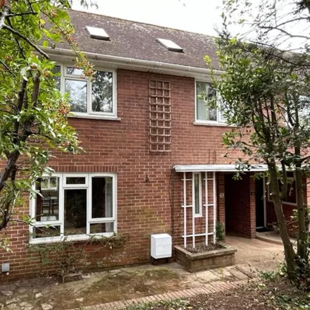 Rent this 6 bed townhouse on 12 Mincinglake Road in Exeter, EX4 7EA