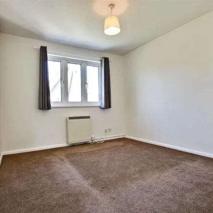 Image 1 - Taylor Close, London, BR6 9UH, United Kingdom - Apartment for rent