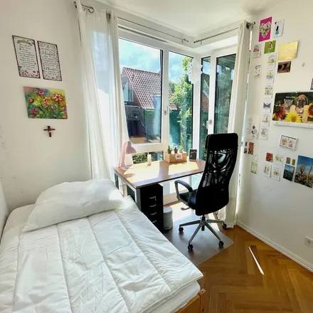 Rent this 4 bed townhouse on Universität Hamburg in 20251 Hamburg, Germany